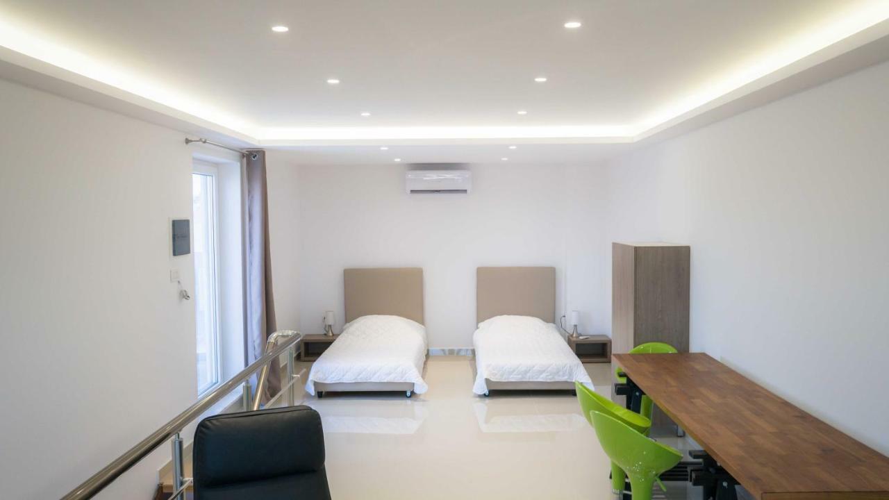 Heraklion Airport Family Lux Apartment Bagian luar foto