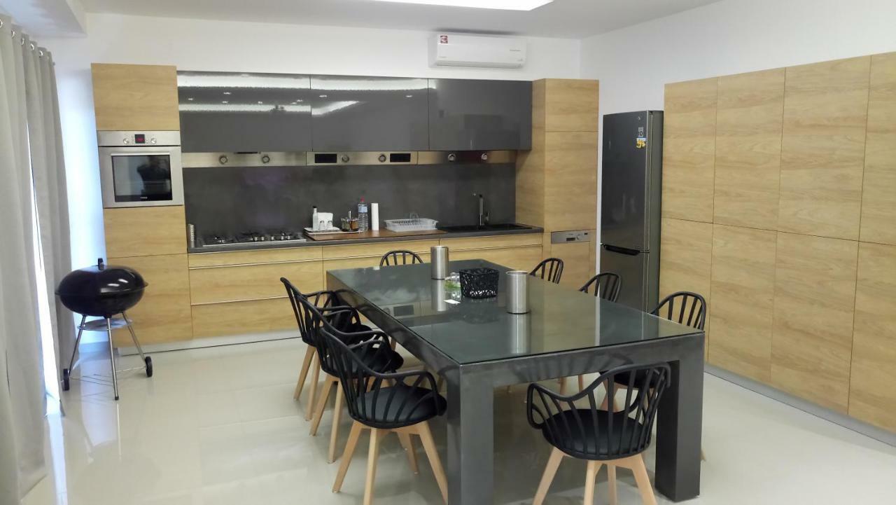Heraklion Airport Family Lux Apartment Bagian luar foto
