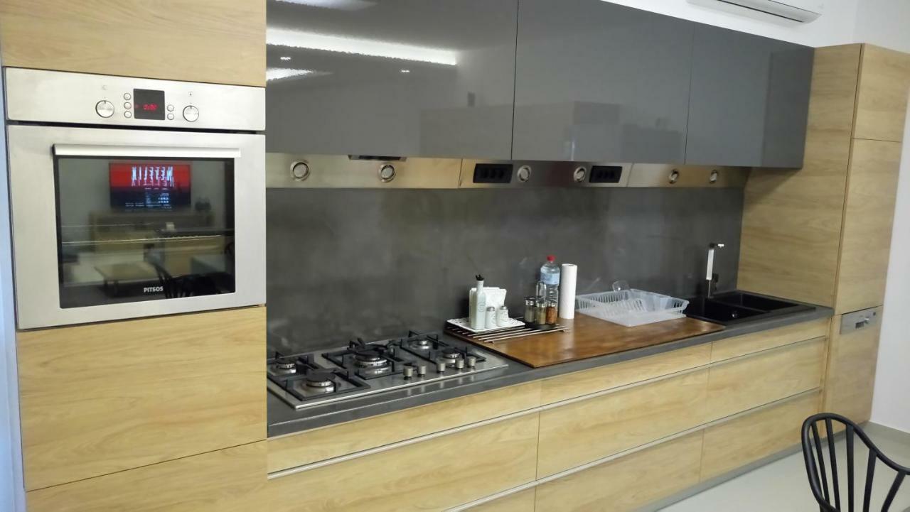Heraklion Airport Family Lux Apartment Bagian luar foto