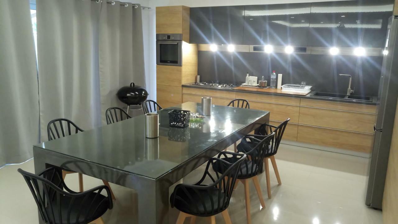 Heraklion Airport Family Lux Apartment Bagian luar foto