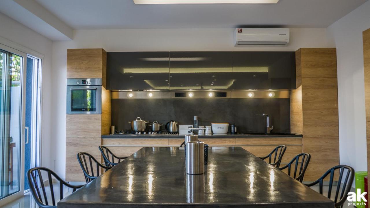 Heraklion Airport Family Lux Apartment Bagian luar foto